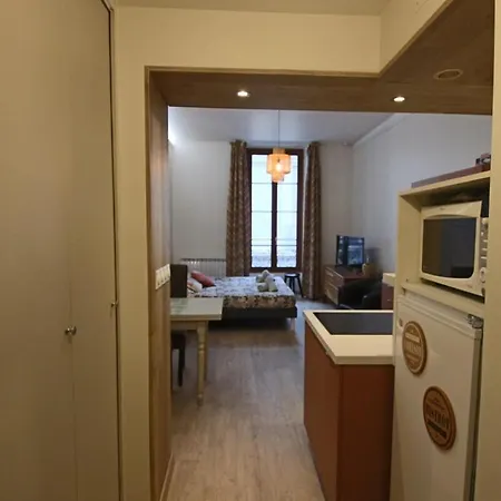28 M2 Au 21 Rue Des Bains * Εξ Λε Μπαν